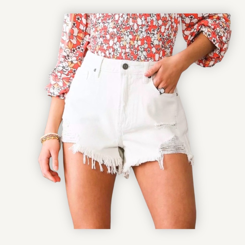 NWT Hidden Jeans High-Rise Finn -White Distressed Denim Shorts L